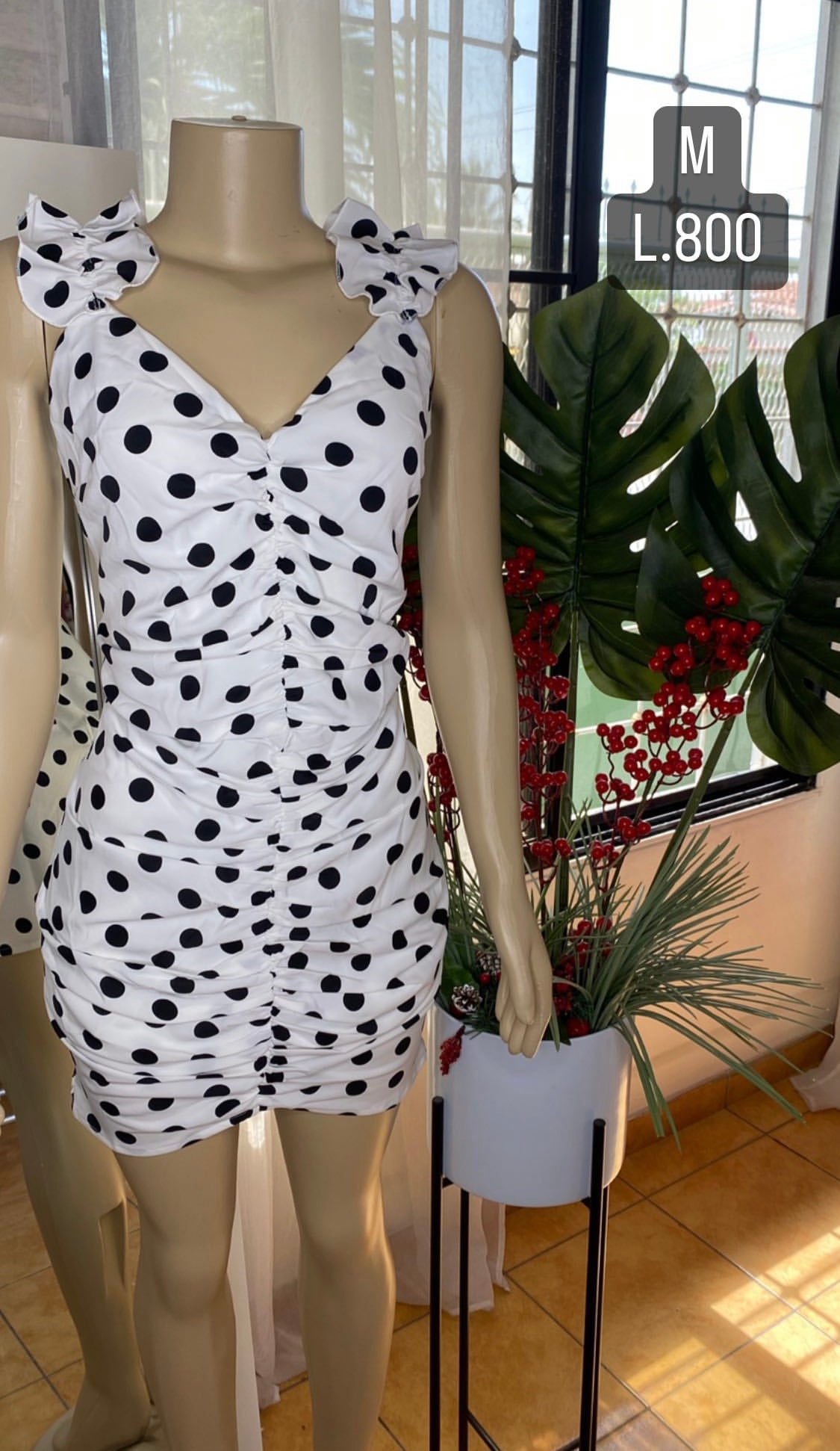 Vestido blanco polka dot