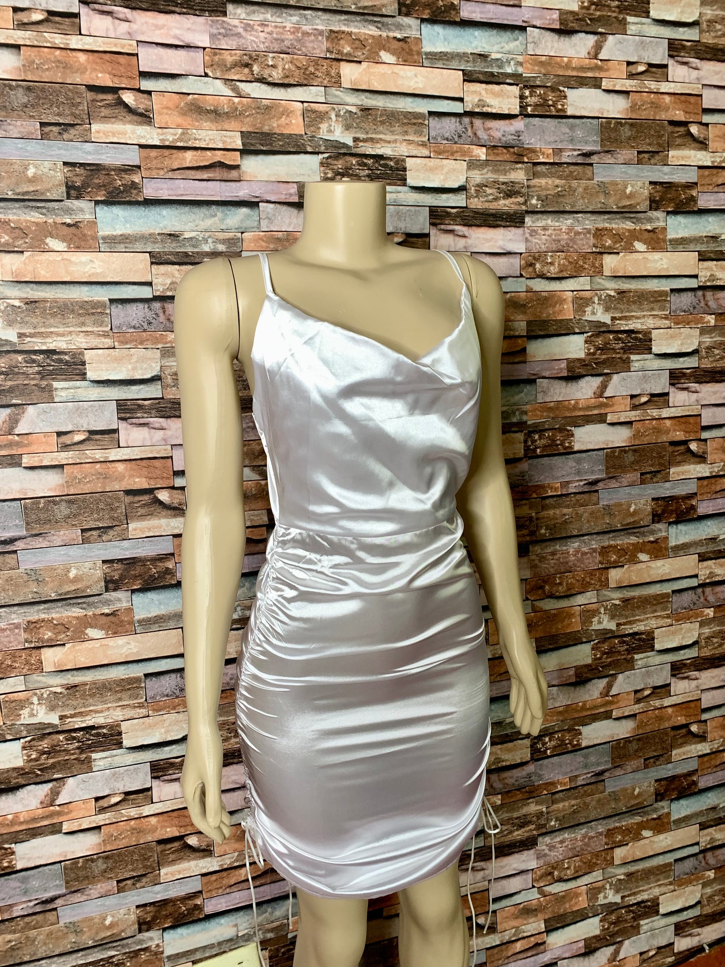 vestido blanco satin