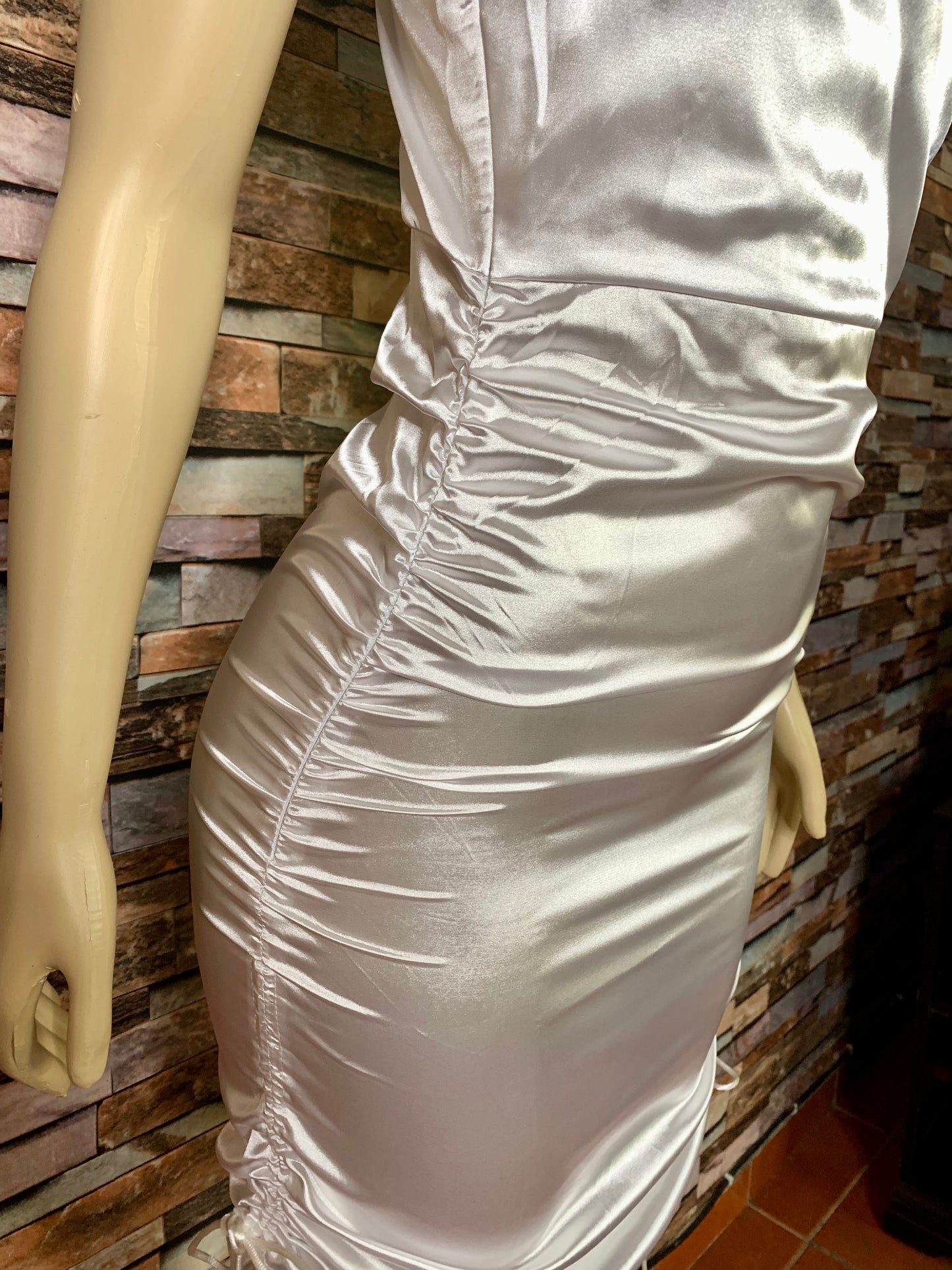 vestido blanco satin