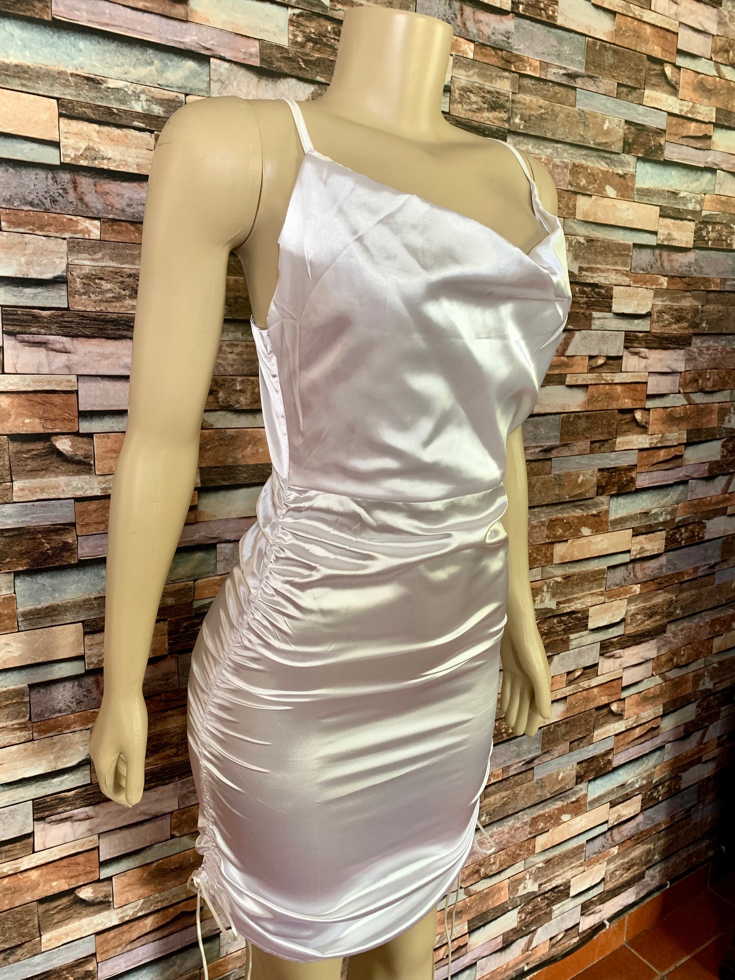 vestido blanco satin